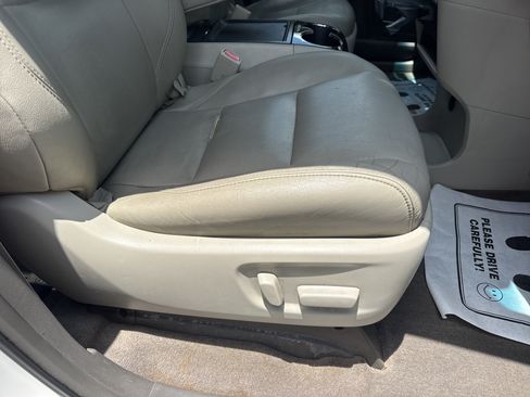 Used 2015 Toyota Sienna XLE FWD image 25