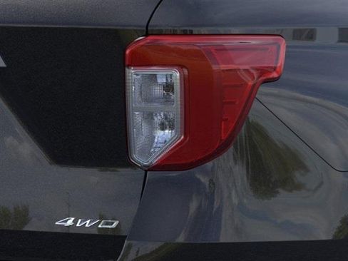 New 2024 Ford Explorer XLT w/ Equipment Group 202A image 21