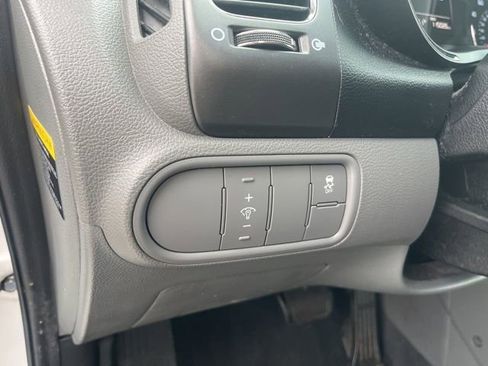 Used 2017 Kia Forte LX image 12