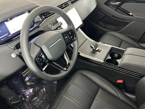 Used 2024 Land Rover Range Rover Evoque Dynamic SE image 9