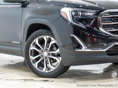 Used 2020 GMC Terrain SLT image 3