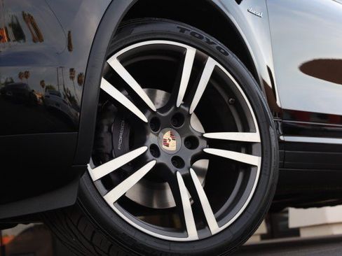 Used 2013 Porsche Cayenne Diesel AWD/4WD image 58