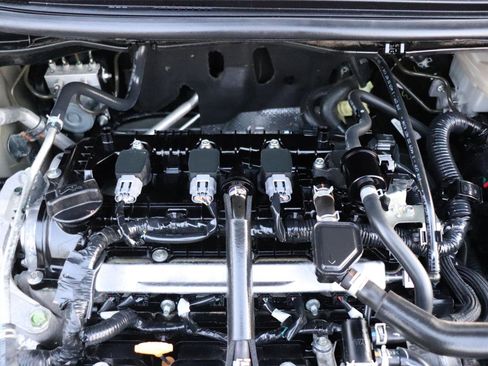 Used 2024 Nissan Versa SV image 41