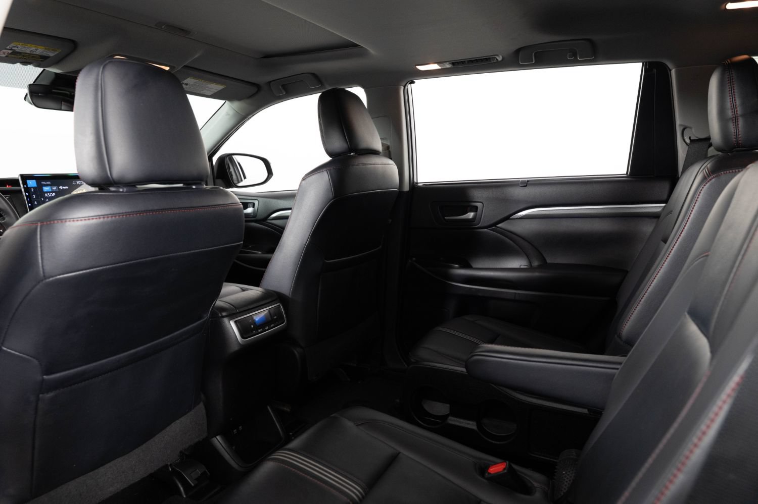 Used 2019 Toyota Highlander SE AWD/4WD image 19