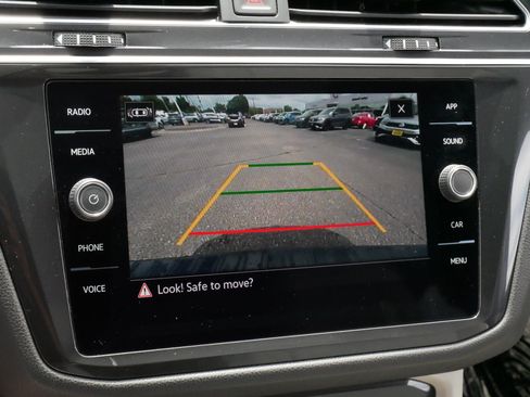 Certified 2024 Volkswagen Tiguan SE R-Line AWD/4WD image 29