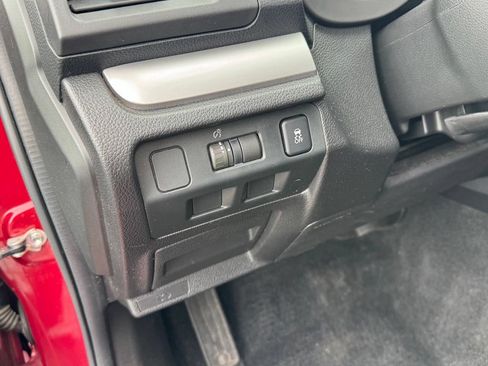 Used 2014 Subaru Impreza 2.0i AWD/4WD image 33