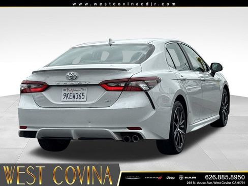 Used 2024 Toyota Camry SE FWD image 9