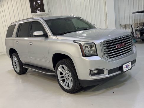 Used 2018 GMC Yukon SLT w/ Premium Edition RWD image 3