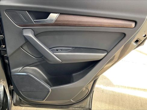 Used 2023 Audi Q5 2.0T Premium w/ Convenience Package image 22