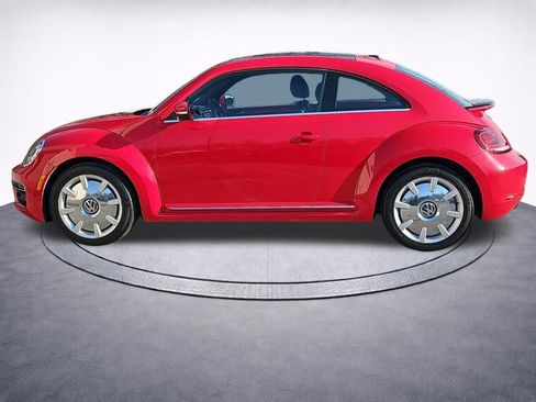 Used 2019 Volkswagen Beetle 2.0T SE FWD image 19