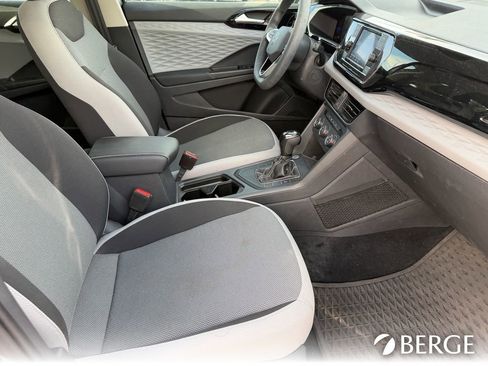 Used 2022 Volkswagen Taos S image 13