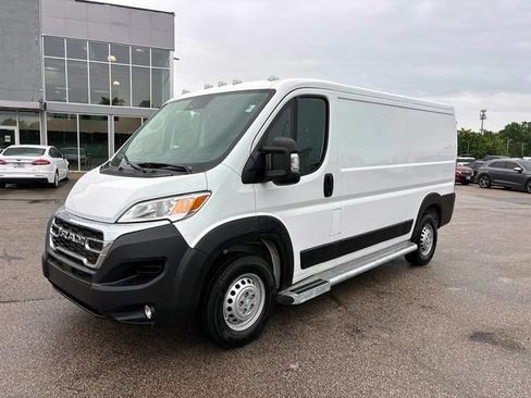 Used 2025 RAM ProMaster 2500 w/ U-Haul Equipment Group FWD image 3