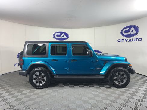 Used 2020 Jeep Wrangler Unlimited Sahara w/ Dual Top Group AWD/4WD image 2