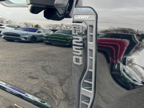 Used 2023 Ford F250 Lariat w/ Lariat Ultimate Package AWD/4WD image 11