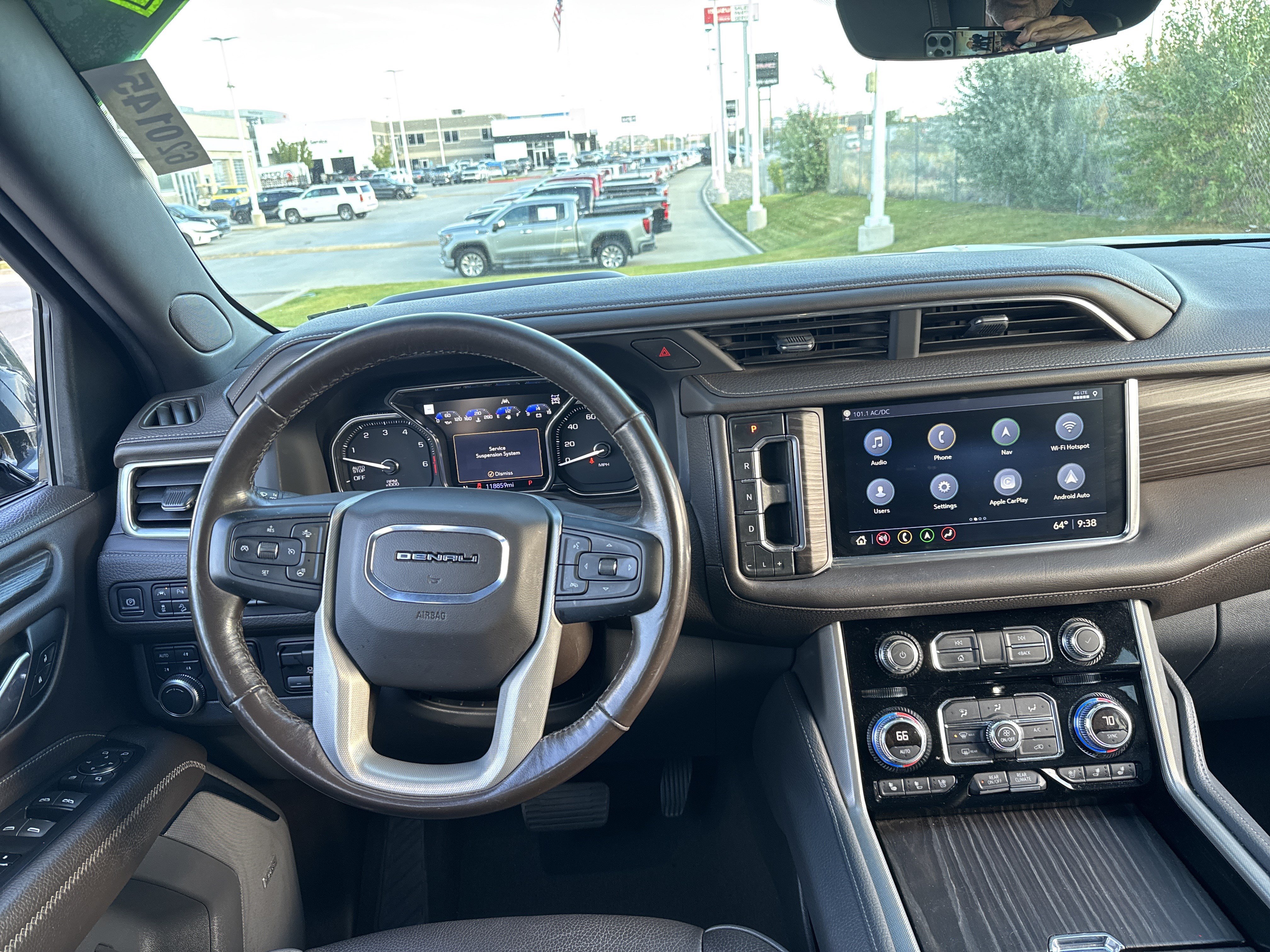 Used 2021 GMC Yukon XL Denali w/ Denali Premium Package AWD/4WD image 17
