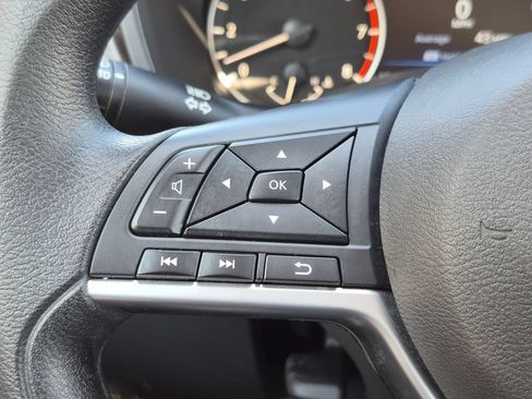 Used 2025 Nissan Altima 2.5 SV FWD image 21