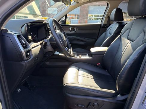 Certified 2023 Kia Sorento S w/ Panoramic Sunroof Package AWD/4WD image 15