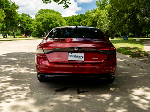 Used 2024 Honda Accord EX-L image 8