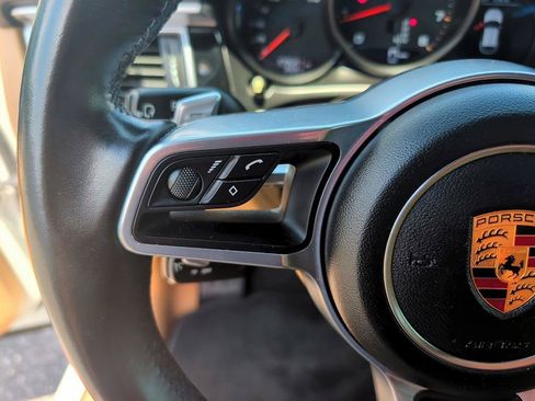 Used 2018 Porsche Macan AWD/4WD image 19