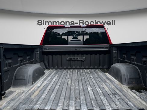 Used 2023 GMC Sierra 1500 AT4 w/ AT4 Preferred Package AWD/4WD image 10
