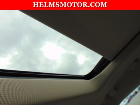 Used 2023 Ford Explorer Platinum w/ Technology Package image 17