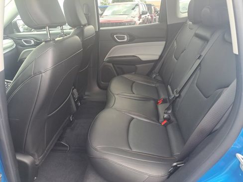 Certified 2022 Jeep Compass Limited AWD/4WD image 29