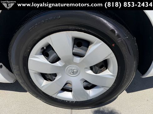 Used 2009 Toyota Camry LE FWD image 26