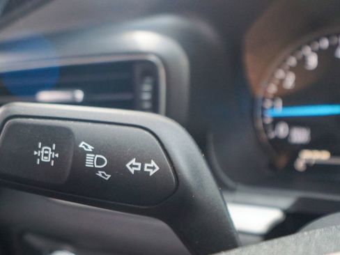 Used 2022 Ford Explorer XLT w/ Equipment Group 202A image 25