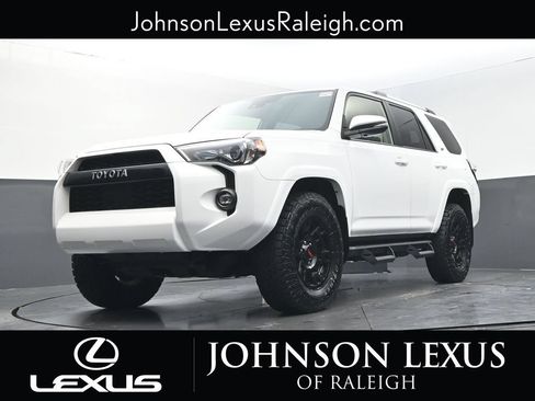 Used 2024 Toyota 4Runner SR5 Premium w/ Moonroof Package AWD/4WD image 17
