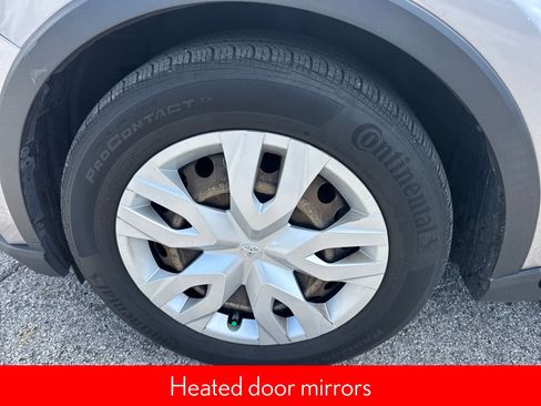 Used 2020 Toyota C-HR LE image 11