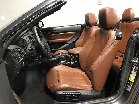 Used 2015 BMW M235i Convertible image 23