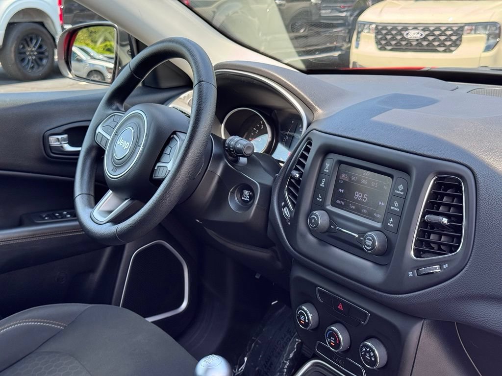 Used 2018 Jeep Compass Sport AWD/4WD image 7
