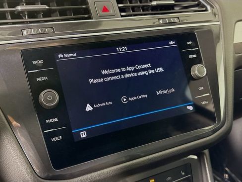 Certified 2023 Volkswagen Tiguan SE w/ Panoramic Sunroof Package AWD/4WD image 15