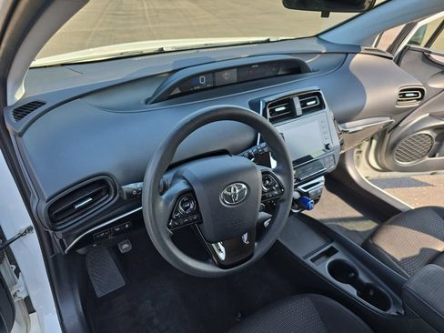 Used 2022 Toyota Prius LE FWD image 17