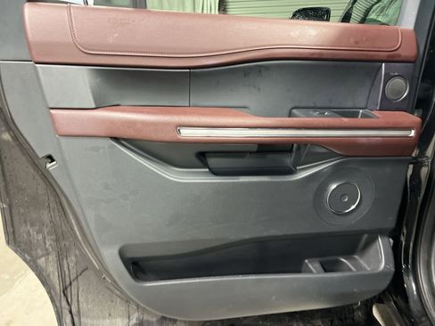 Used 2024 Ford Expedition Max Limited image 21