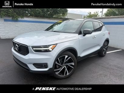Used 2022 Volvo XC40 T5 R-Design w/ Climate Package