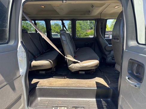 Used 2017 Chevrolet Express 3500 LT w/ LT Preferred Equipment Group RWD image 11
