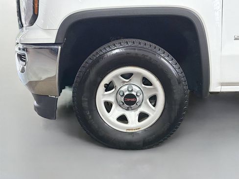 Used 2019 GMC Sierra 1500 Limited w/ Sierra Convenience Package AWD/4WD image 29