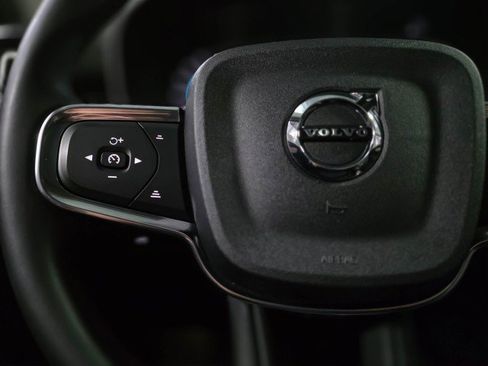 Used 2023 Volvo XC40 B5 Ultimate image 20