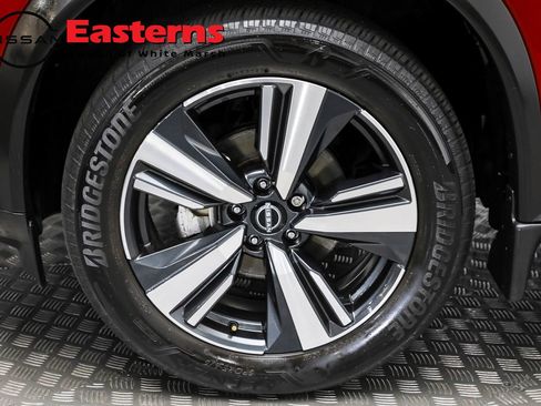 Used 2023 Nissan Rogue Platinum AWD/4WD image 31