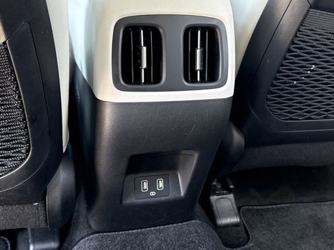 Used 2022 Hyundai Tucson Limited image 16