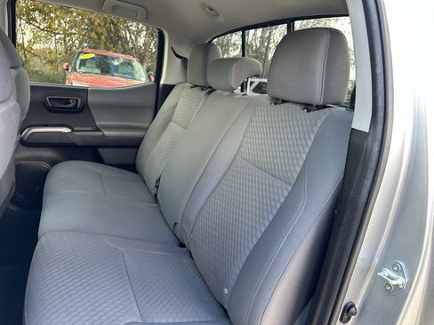 Used 2022 Toyota Tacoma SR5 w/ SR5 Appearance Package (SM) image 25