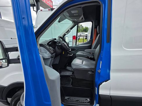 Used 2019 Ford Transit 250 148 Medium Roof RWD image 13