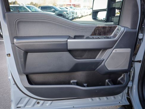 Used 2025 Ford F350 Lariat image 15