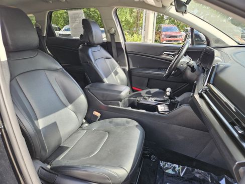 Used 2023 Kia Sportage EX FWD image 19