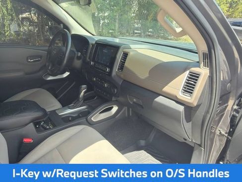 Used 2022 Nissan Frontier SV RWD image 12