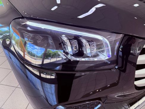 Used 2025 Mercedes-Benz GLS 450 4MATIC image 19