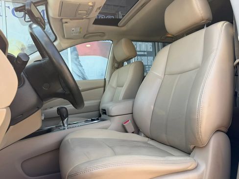 Used 2019 Nissan Pathfinder SL w/ SL Premium Package AWD/4WD image 10