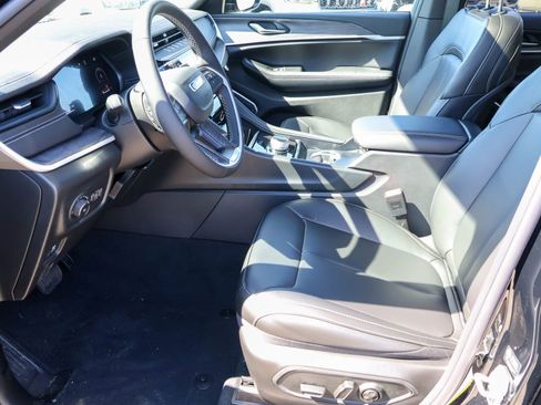 New 2026 Jeep Grand Cherokee Limited AWD/4WD image 4