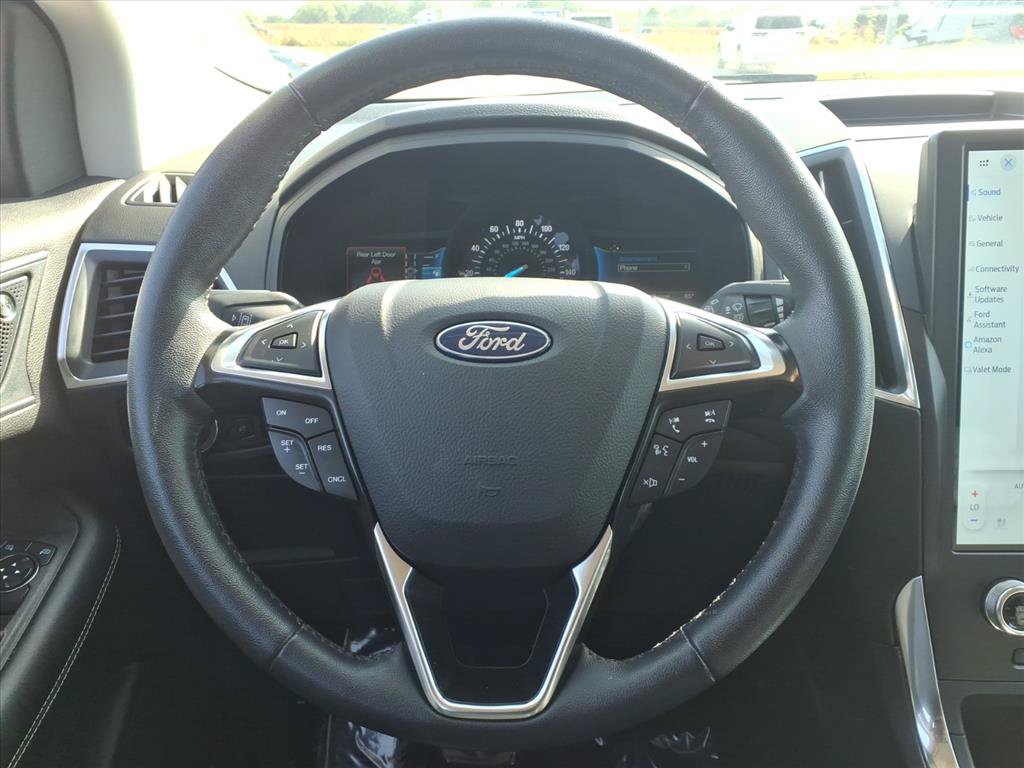 Used 2024 Ford Edge Titanium AWD/4WD image 6